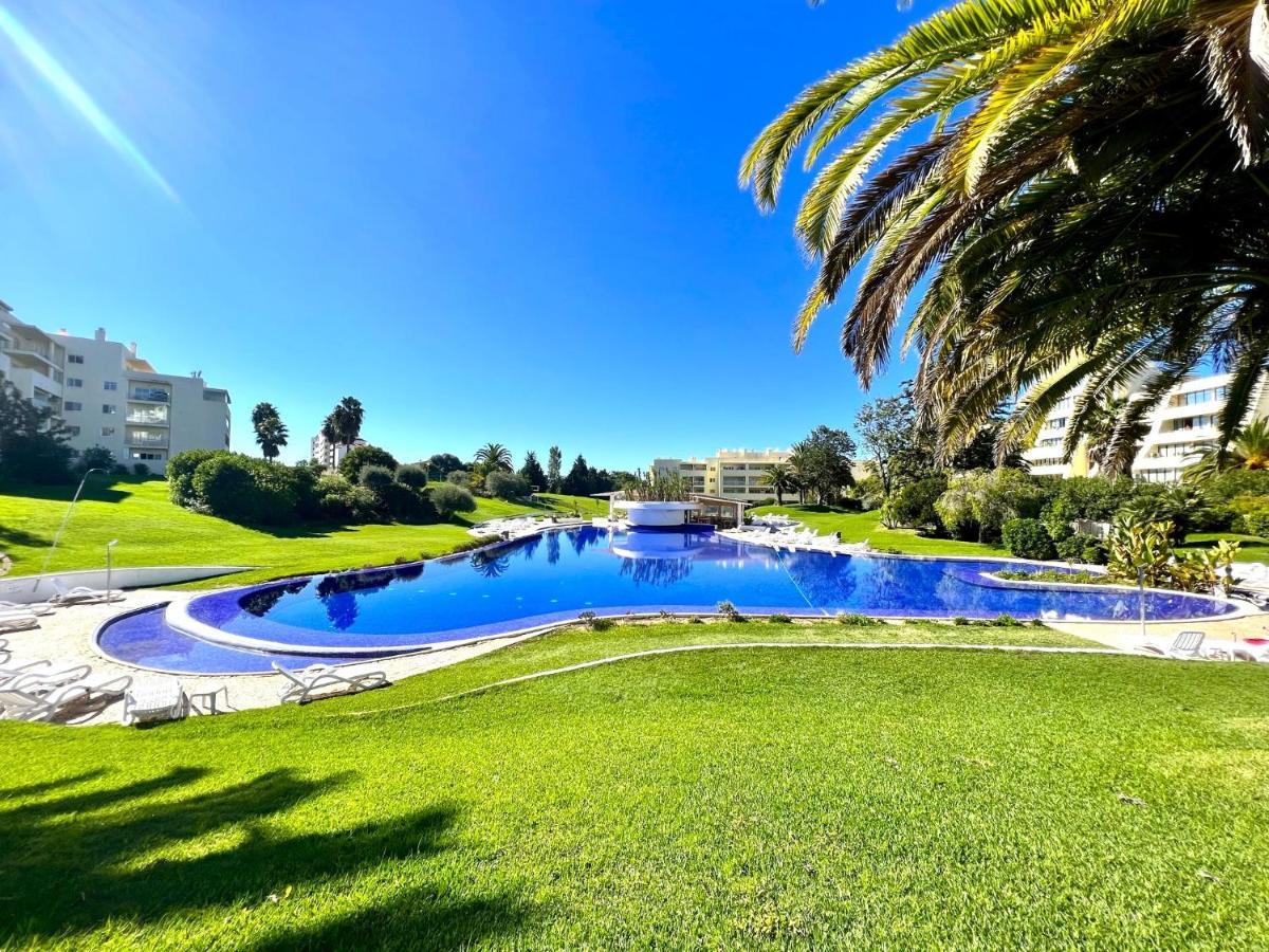 Paradise With Pool By Homing *