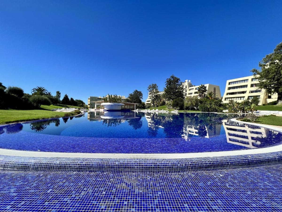 Paradise With Pool By Homing