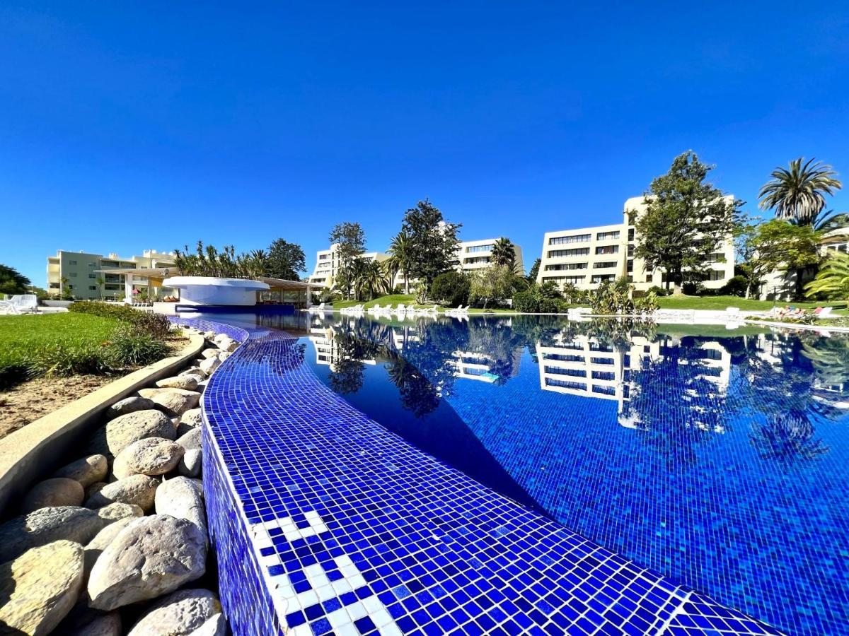 Paradise With Pool By Homing