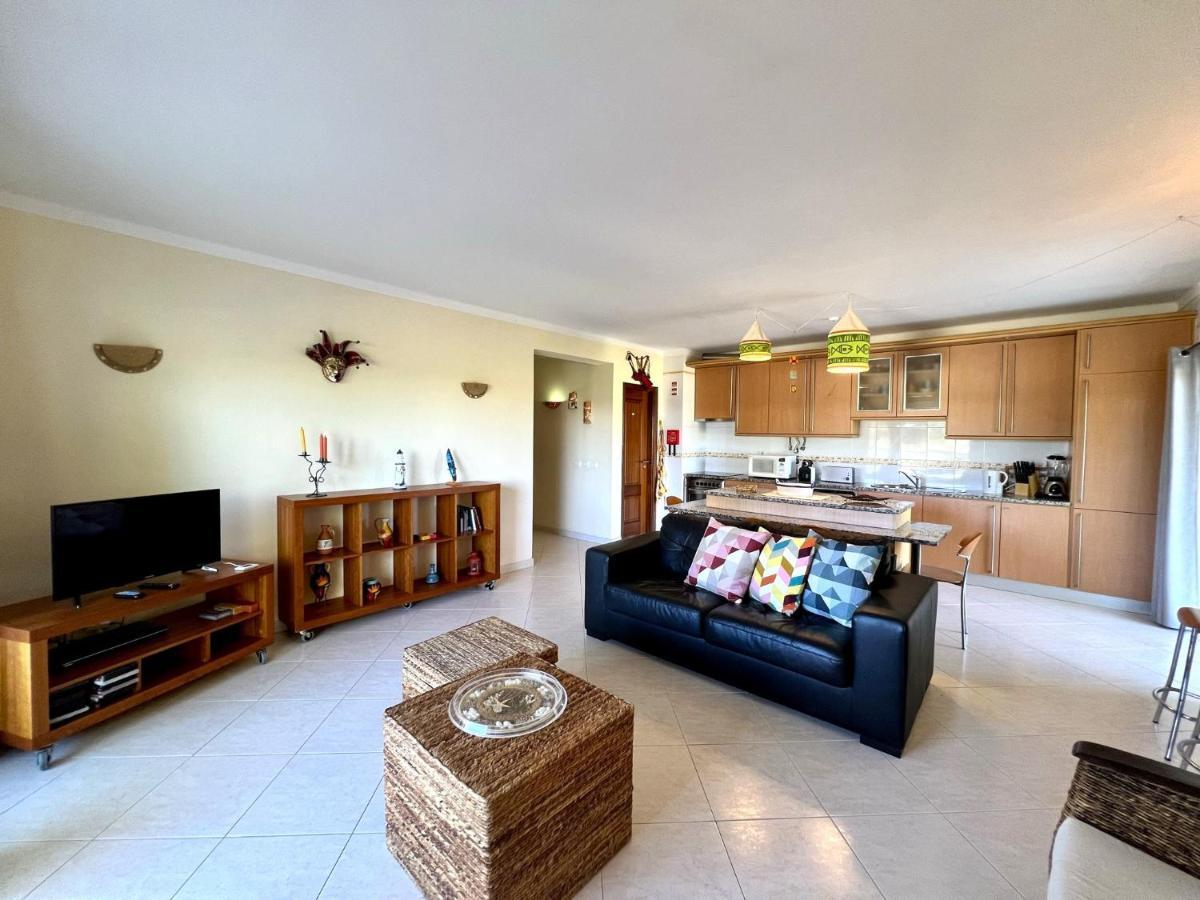 Apartment Paradise With Pool By Homing